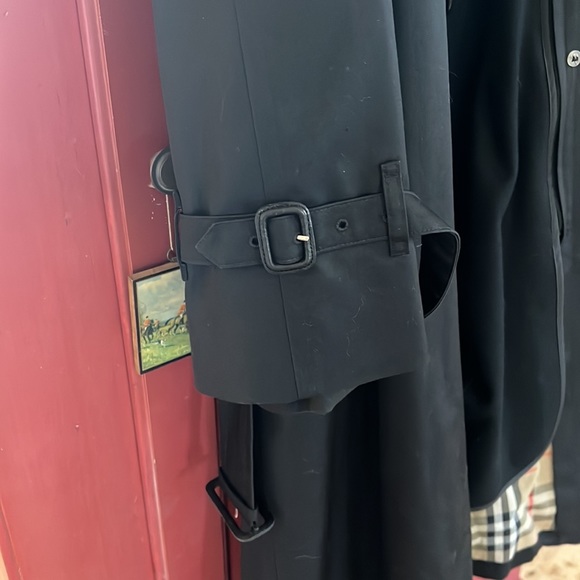 Vintage black Burberry Overcoat - Picture 9 of 13
